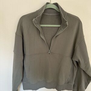 Vuori Green Half-Zip Sweatshirt